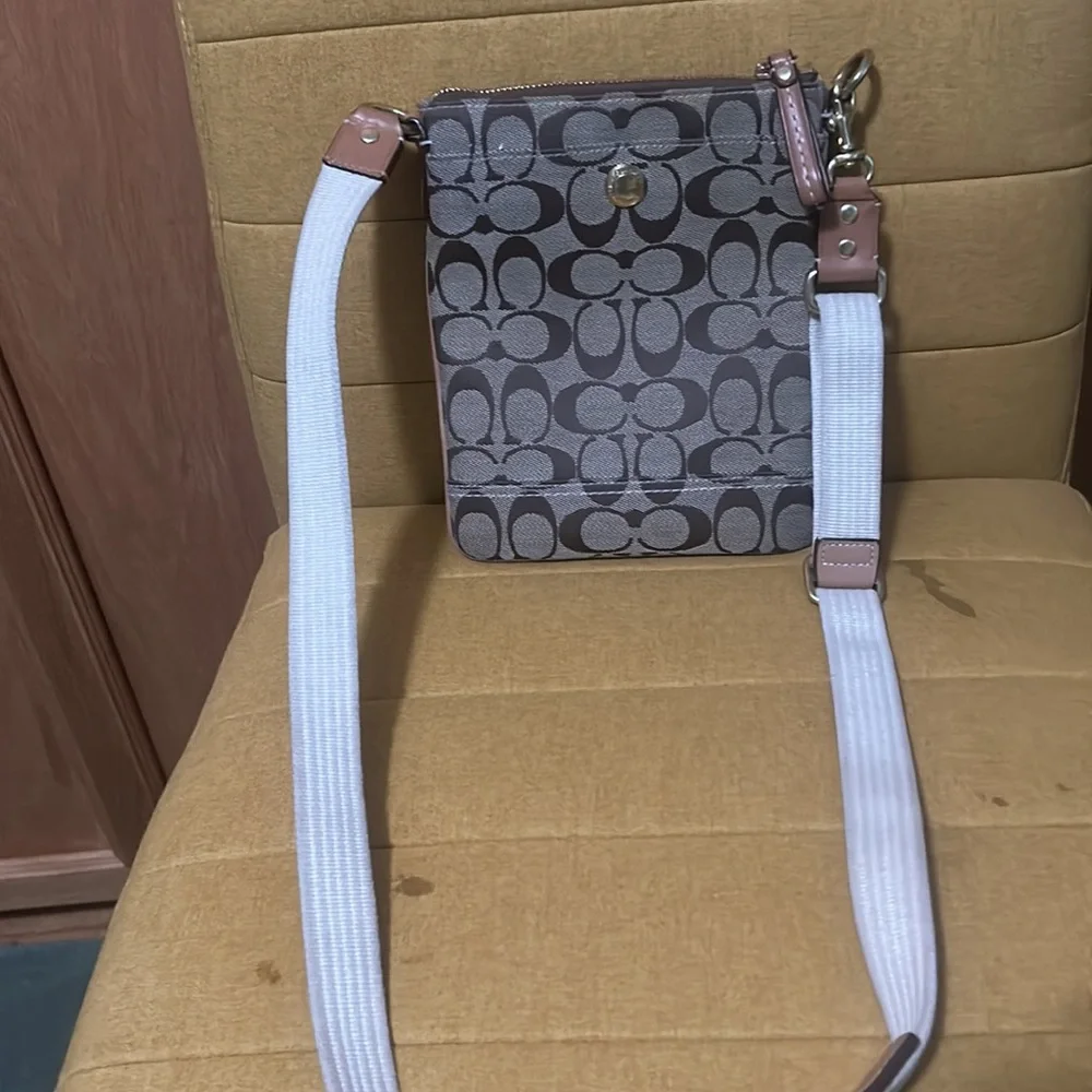 Authentic Coach crossbody purse - Picture 3 of 5